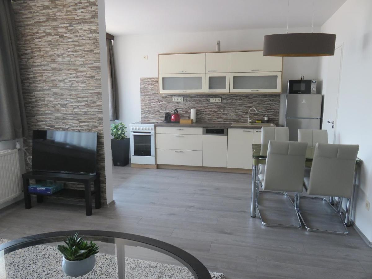 City Corner Central Mosonmagyaróvár المظهر الخارجي الصورة