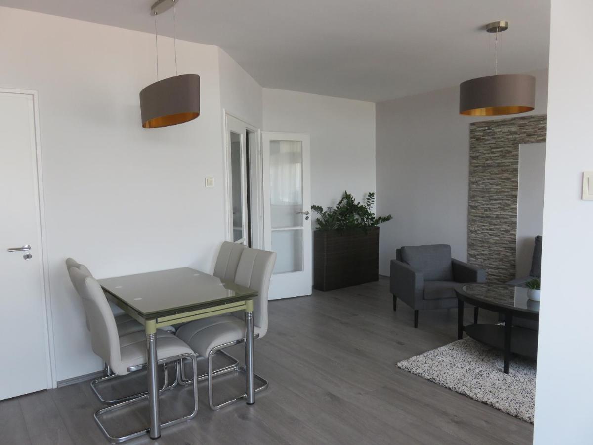City Corner Central Mosonmagyaróvár المظهر الخارجي الصورة